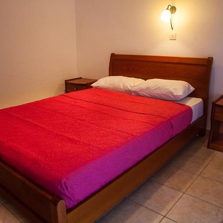 Hotel Adonis Криопиги Экстерьер фото