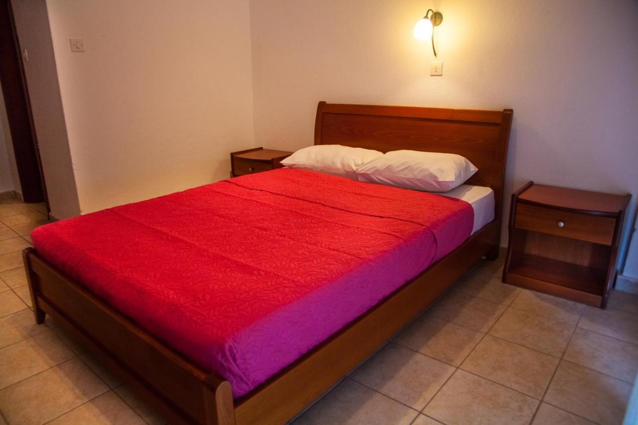 Hotel Adonis Криопиги Экстерьер фото