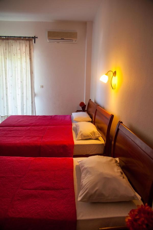 Hotel Adonis Криопиги Экстерьер фото
