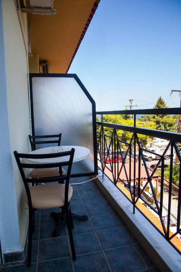 Hotel Adonis Криопиги Экстерьер фото