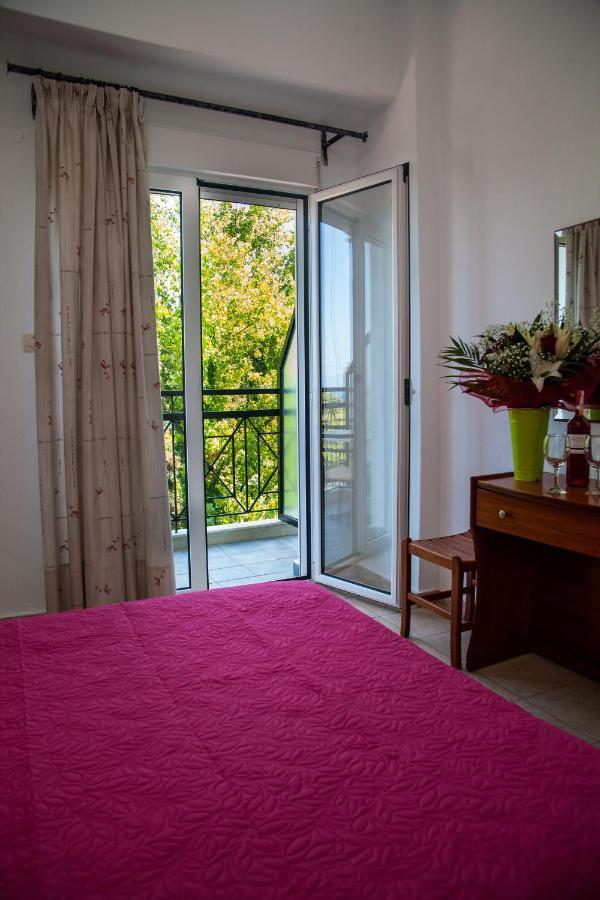 Hotel Adonis Криопиги Экстерьер фото